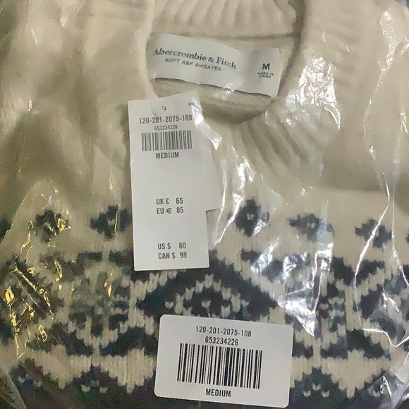 Abercrombie & Fitch, Holiday Pattern Crew Sweater, off White Pattern - Picture 7 of 7